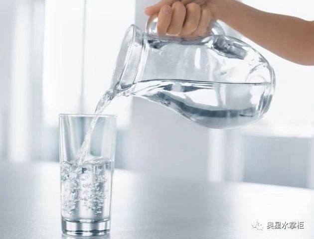 男性飲水時，應(yīng)避開五個誤區(qū)