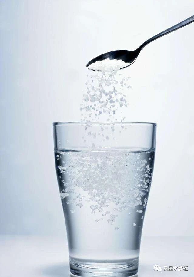 男性飲水時，應(yīng)避開五個誤區(qū)